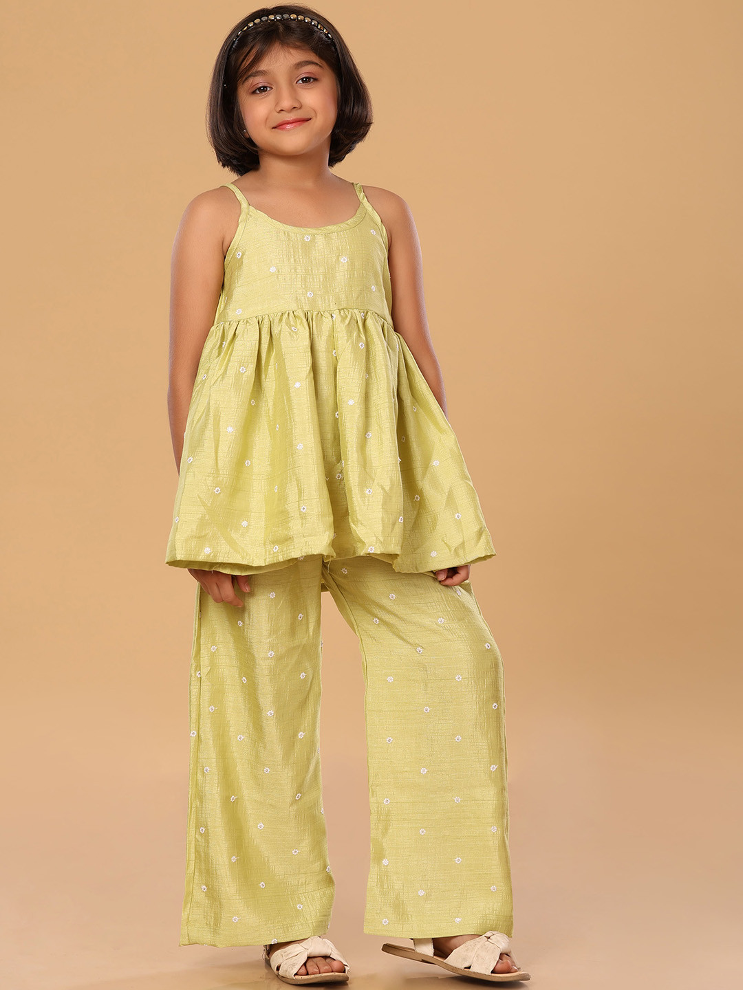 The Mini Trunk Limegreen Spagetti Thread Work Set