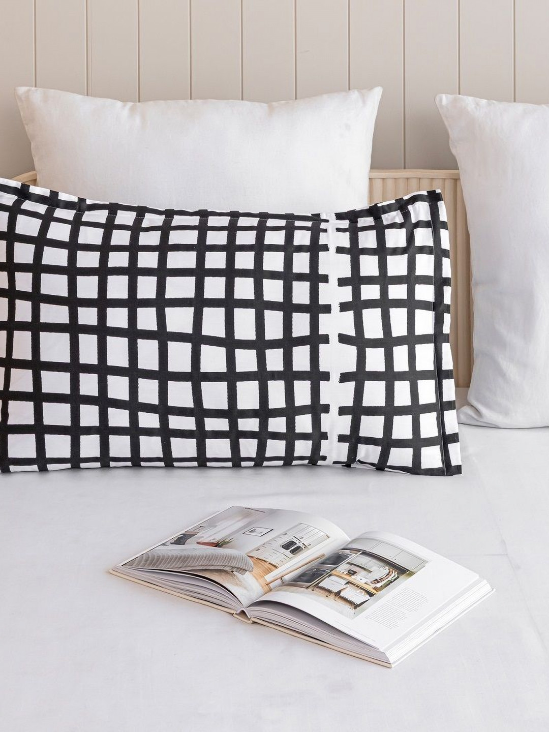 HOMEMONDE Monochrome Stria White & Black Printed Pure Cotton 210 TC Rectangle Pillow Cover