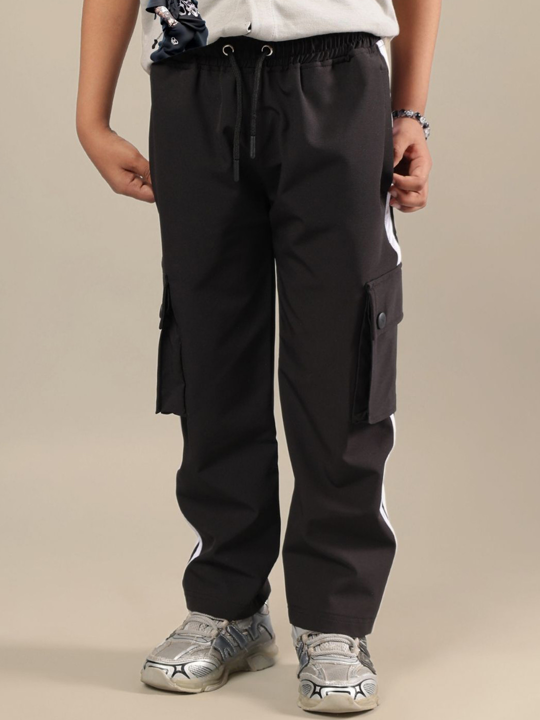 WEARDUDS Kids Adorably Printed T-shirt With Trousers