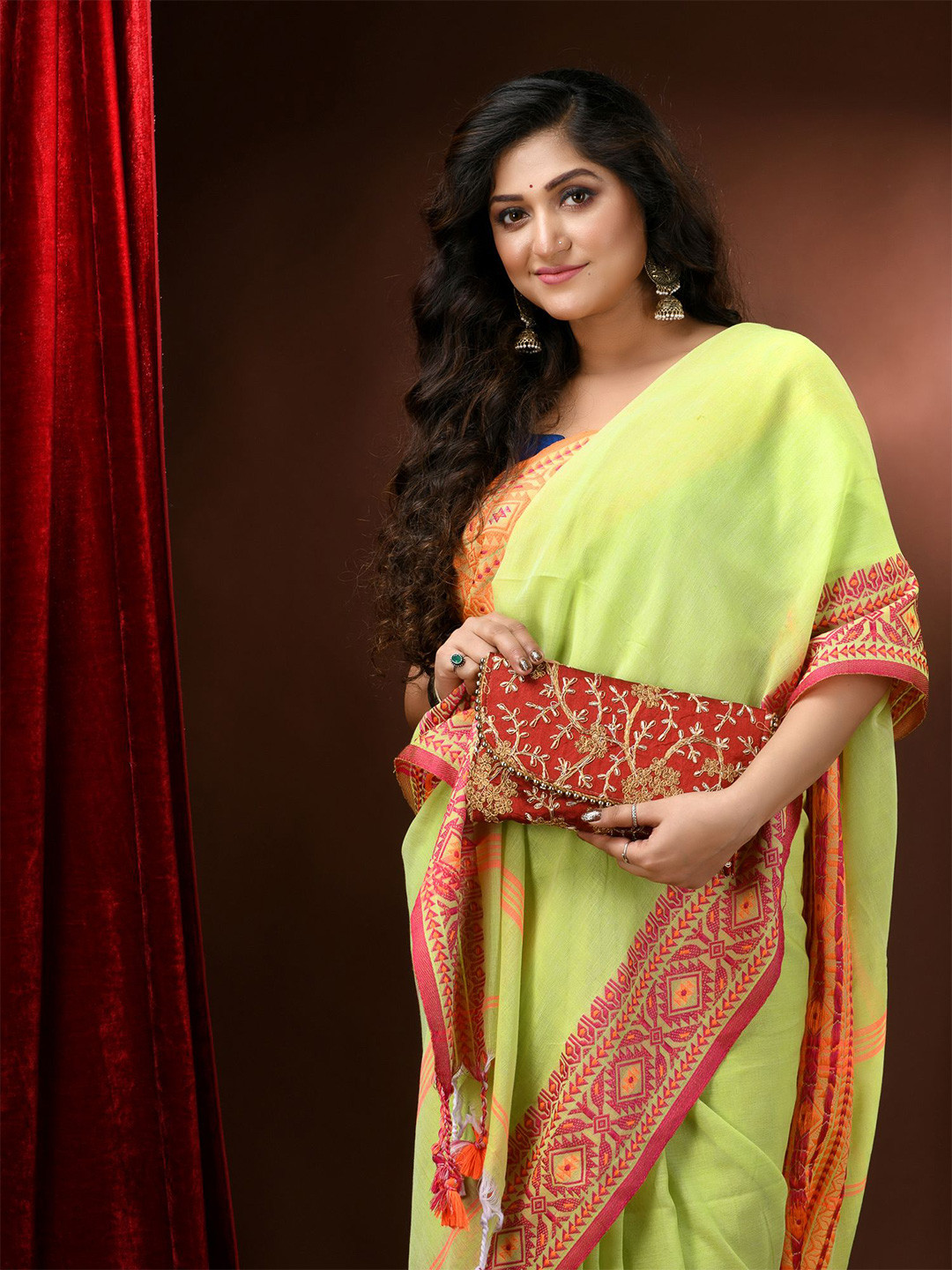 SRILOK Pure Cotton Embroidered Zari Saree