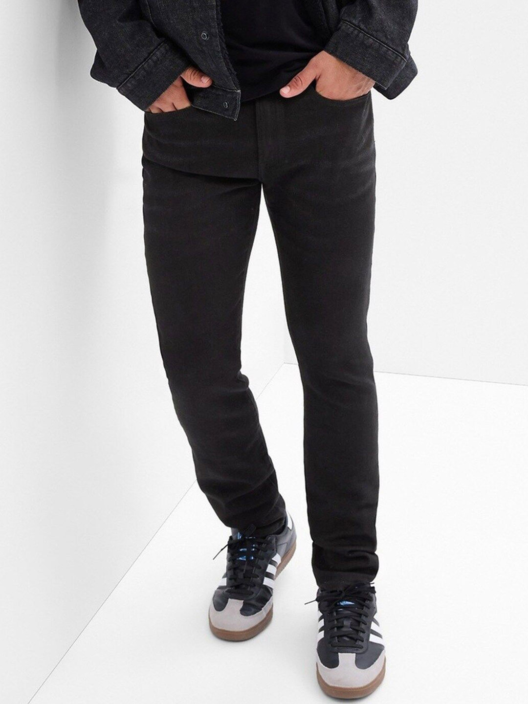 GAP Men Lightly Washed Skinny Fit Jeans