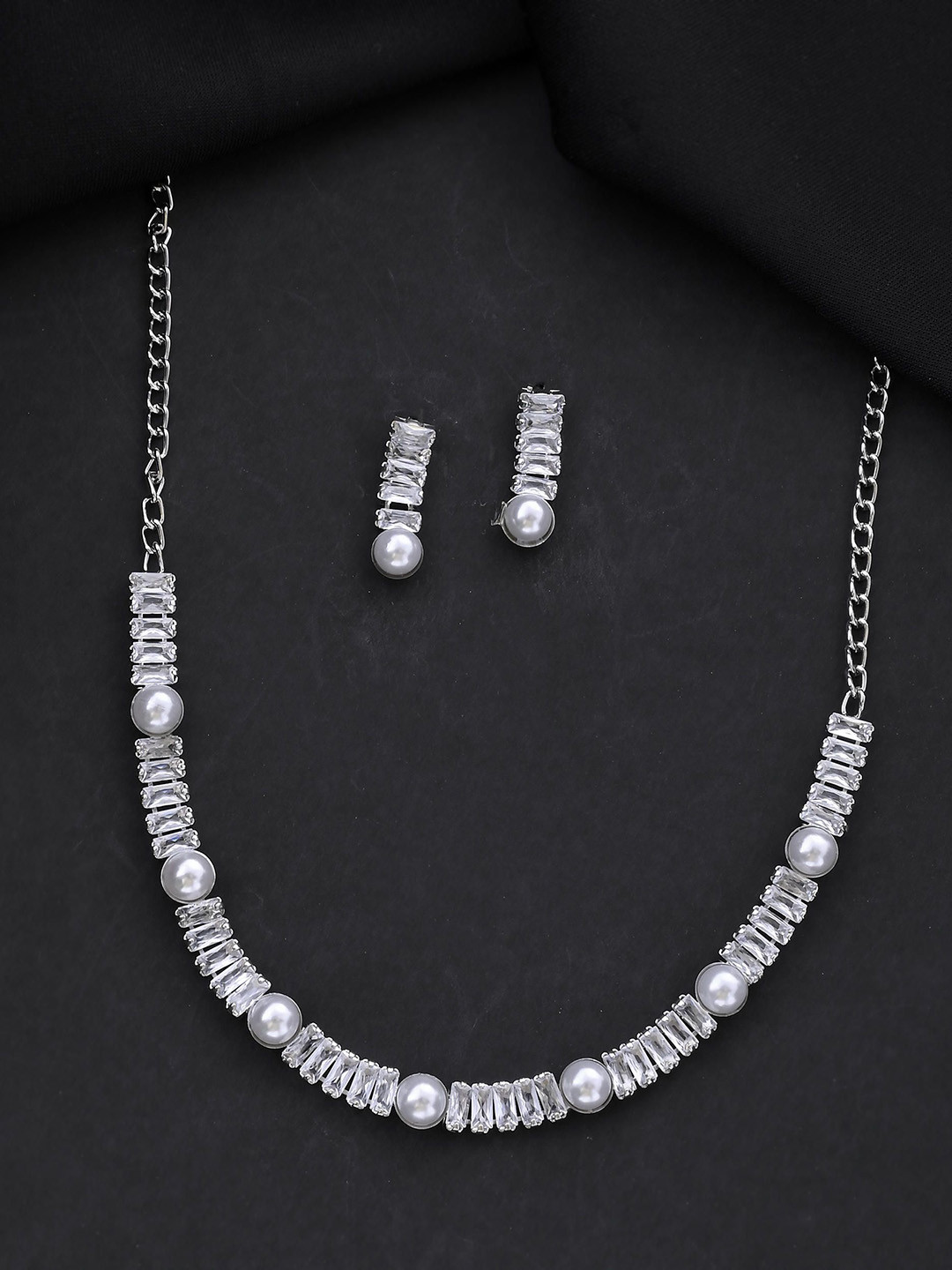 Silver Plated Pearl And Stone Studded Necklace Set