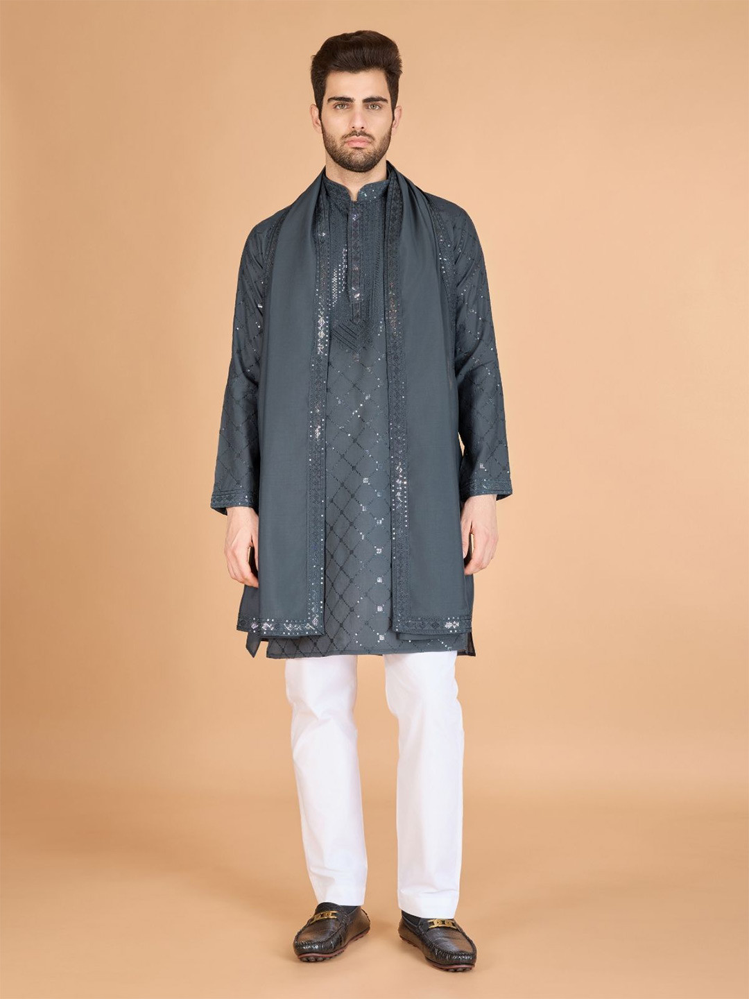 ODETTE Men Grey Viscose Silk Sequins Stitched Kurta