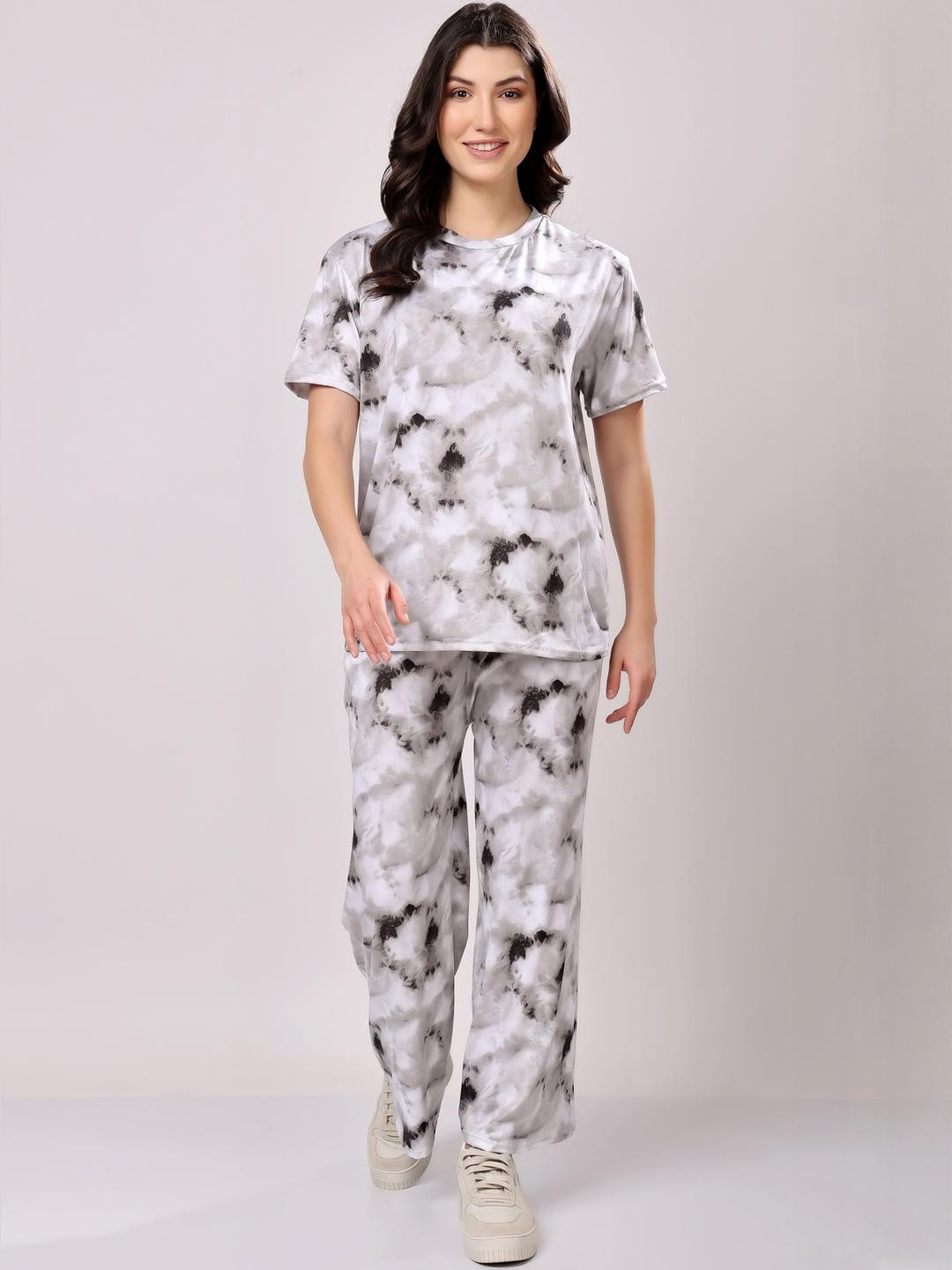 FITIN OUTFIT Women Printed Night suit