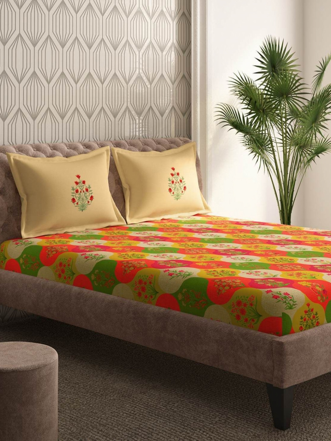 Portico Gulmarg Cream-Coloured Floral Cotton 210 TC Super King Bedsheet Set-2.74mx2.74m