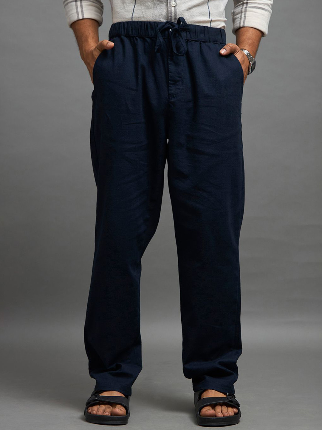 Espanshe Gwynetha Men Navy Blue Loose Fit Linen Trousers
