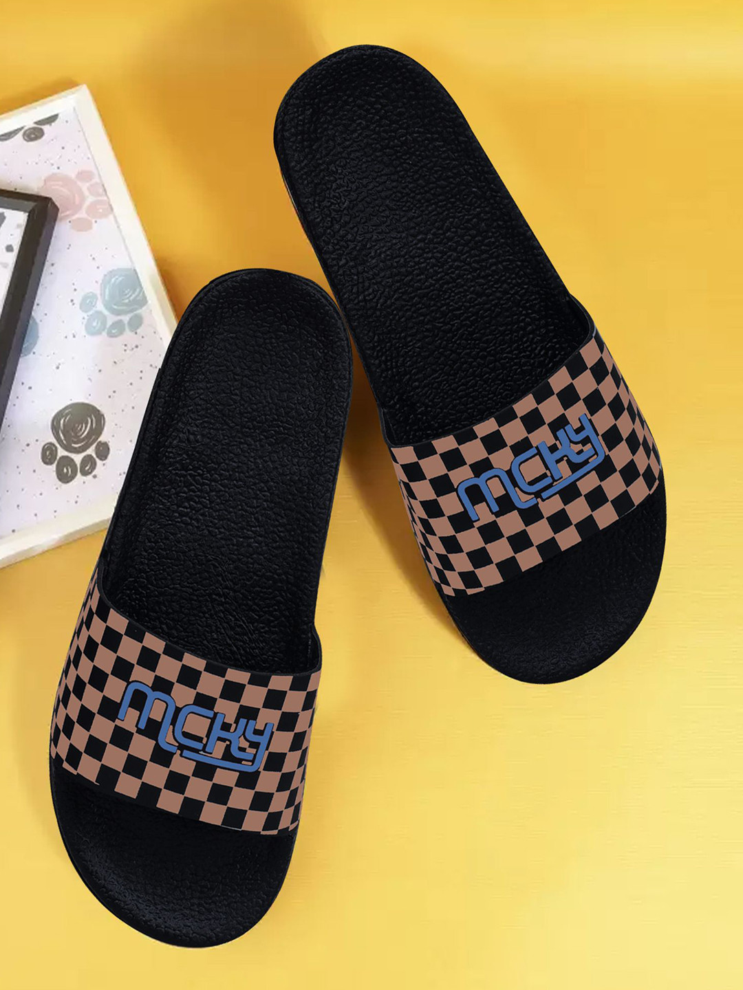 tzen Women Printed Sliders