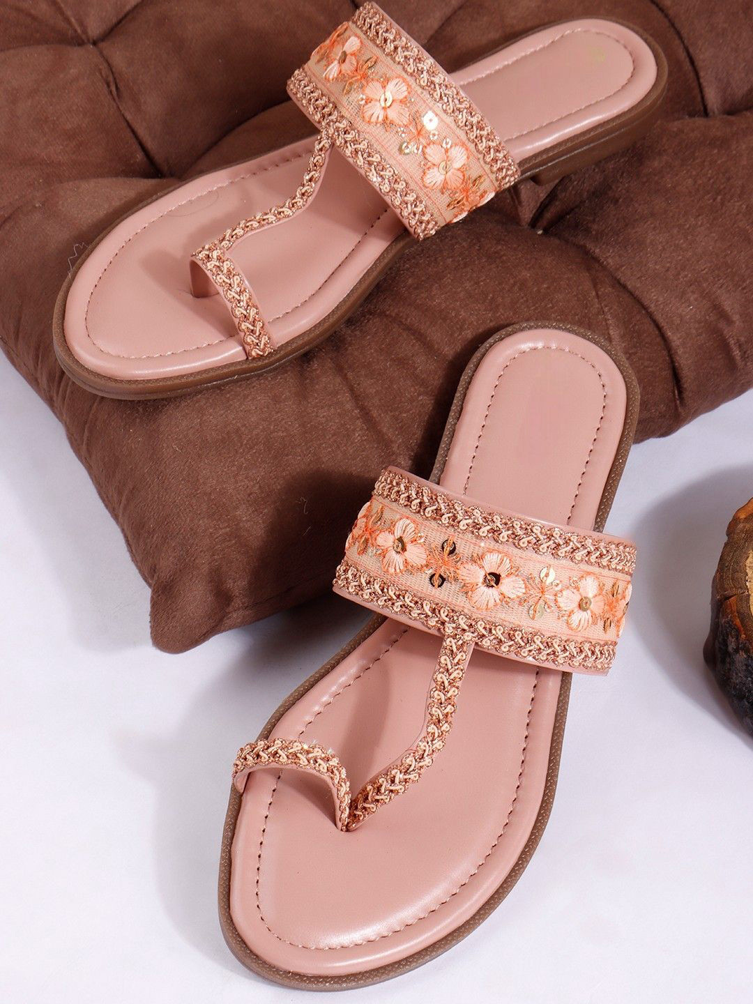 SUKUN Women Embellished One Toe Flats