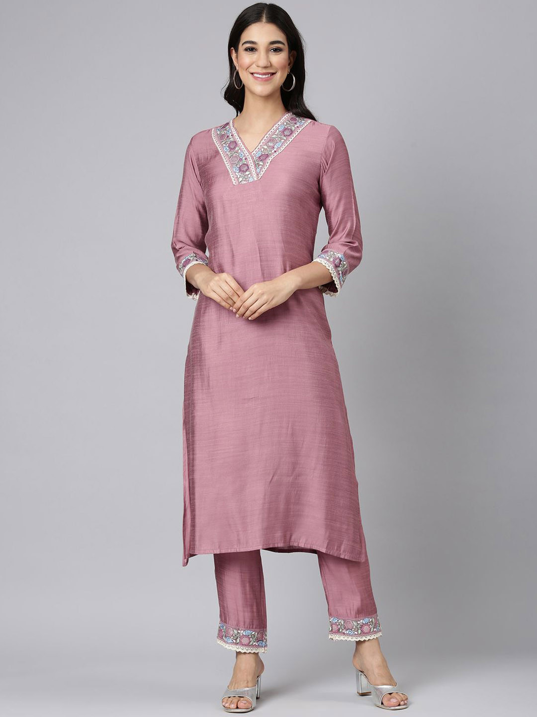Neerus Women Solid Patchwork Panelled V-Neck Kurta Set