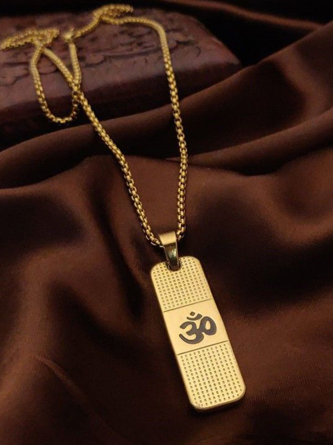 P. R. PRINTS Men Gold-Plated Om Pendant With Chain