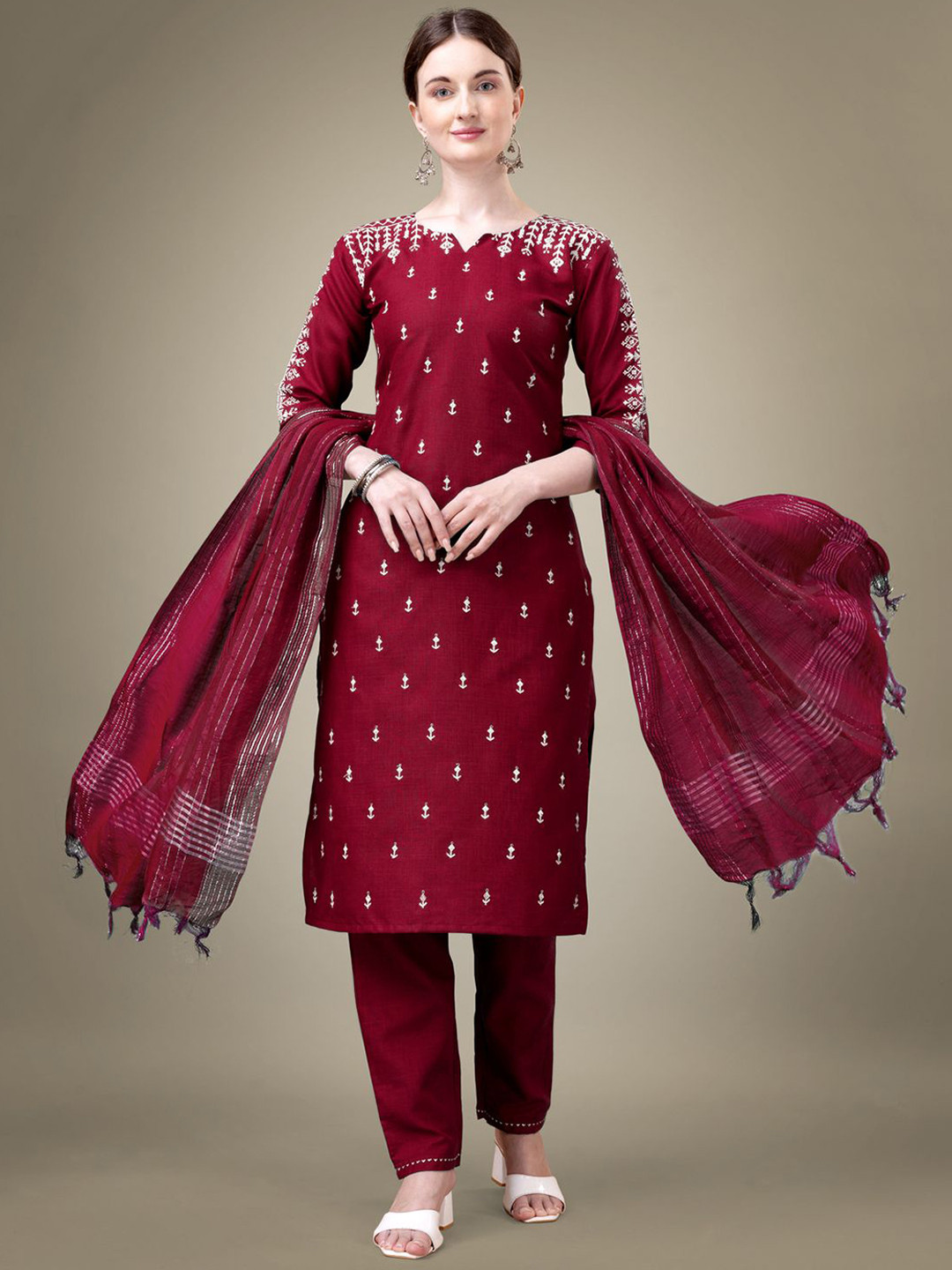 FANCYNINE Geometric Embroidered Thread Work Straight Kurta With Trousers & Dupatta