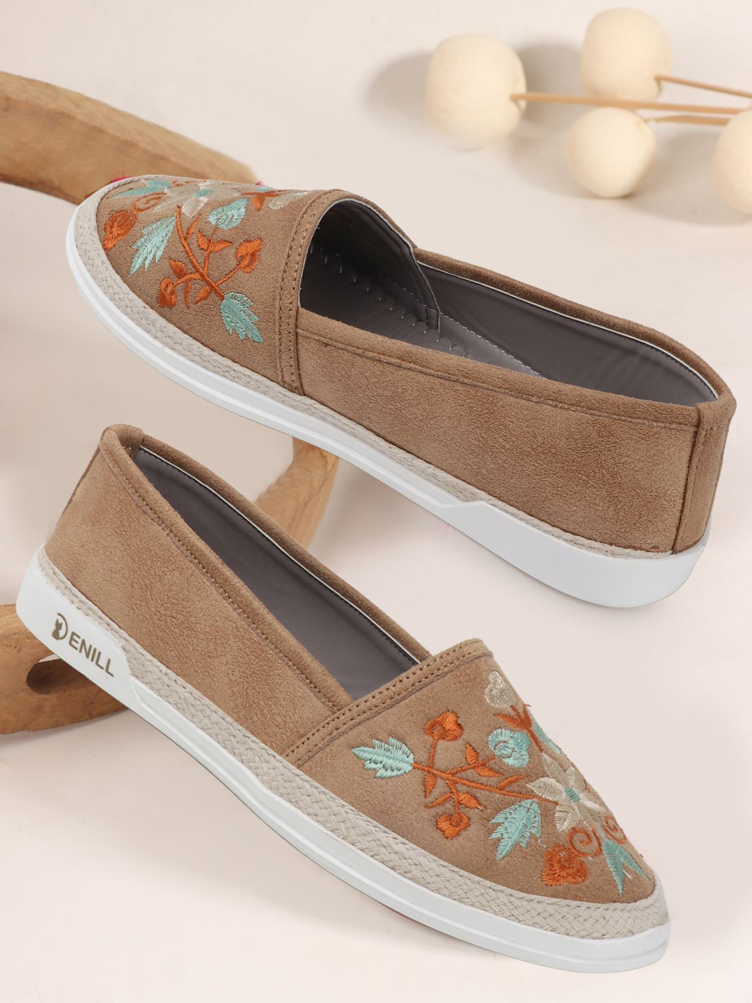 Denill Embroidered Casual Shoes