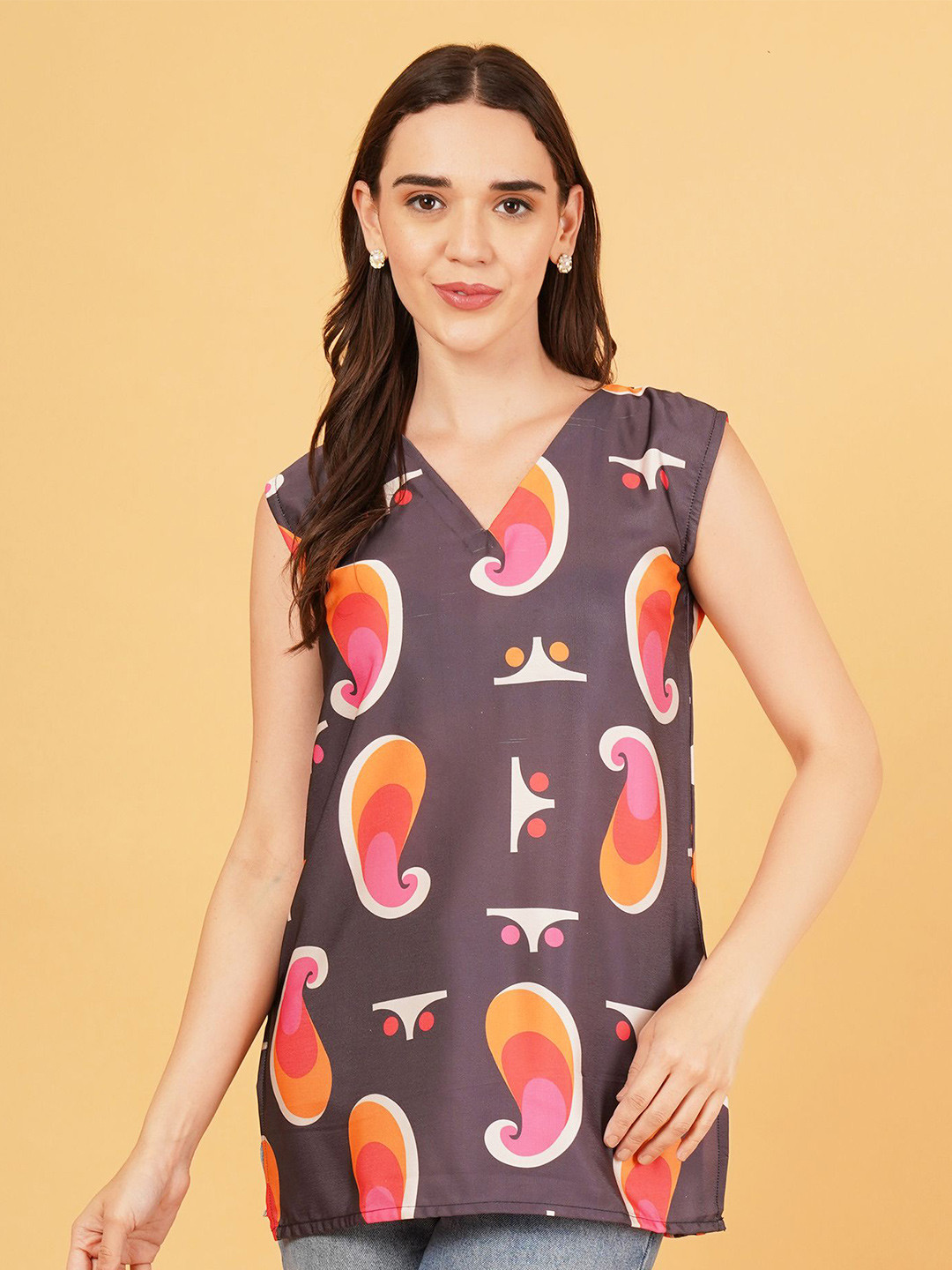 Magnetism Paisley Printed V-Neck Kurti