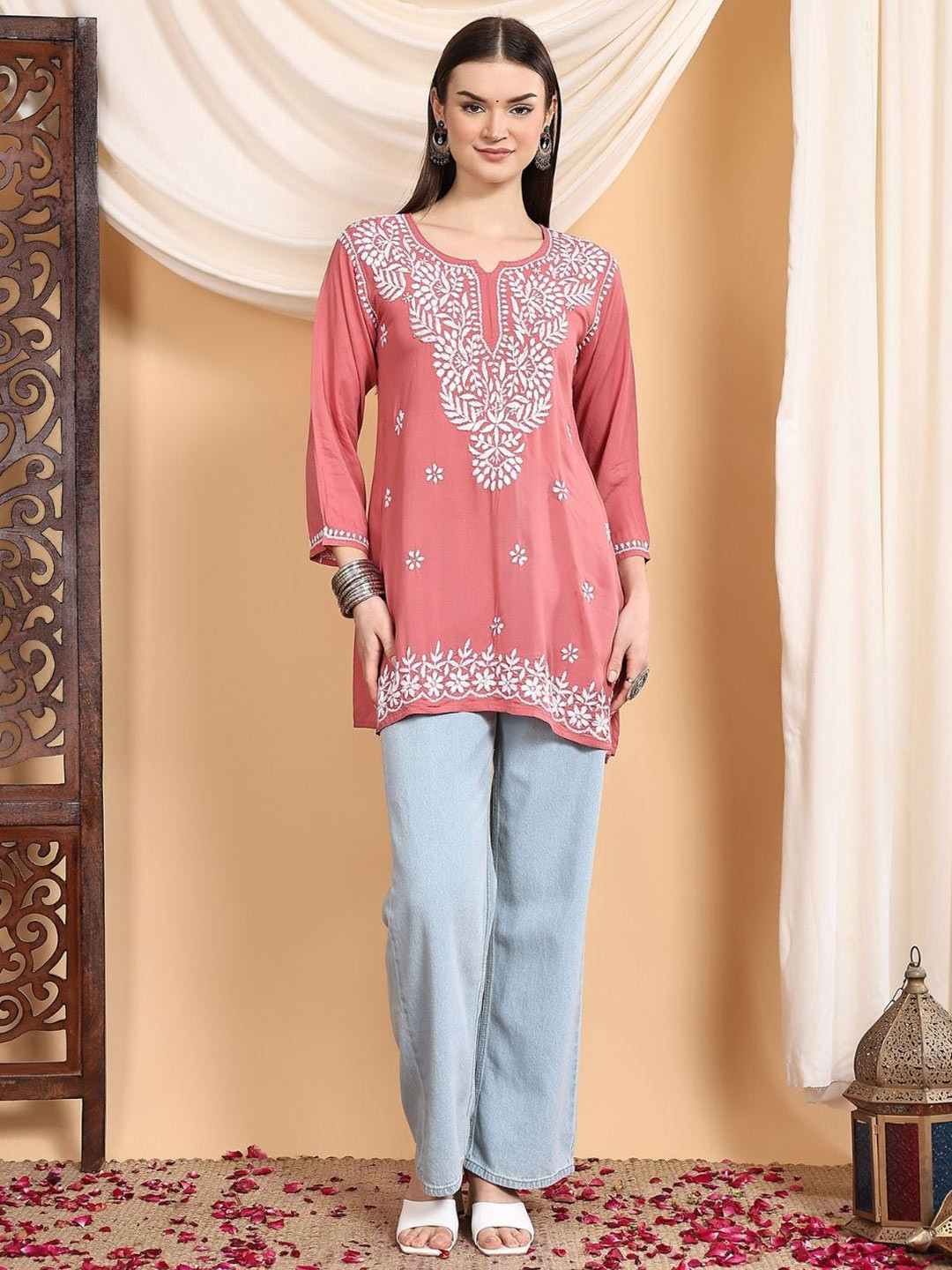 Poshak Chikan Studio Women Ethnic Motifs Embroidered Kurti Chikankari