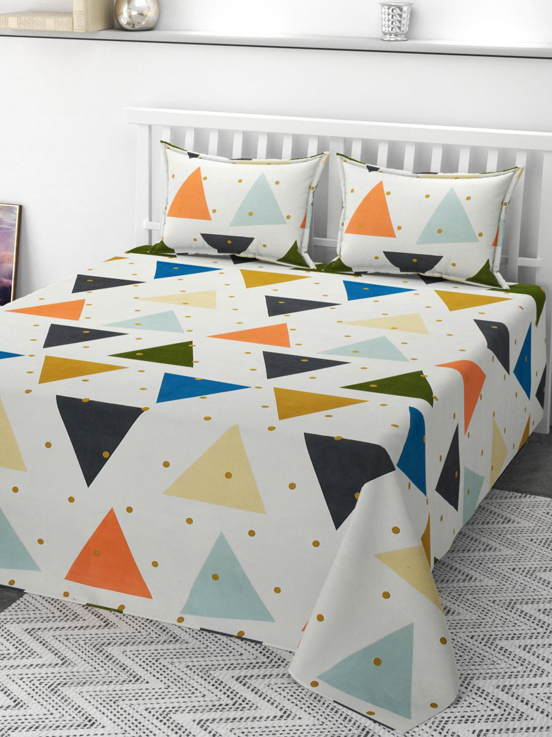 CLIO'S HERITAGE STORE White & Red Printed 210 TC Queen Bedsheet Set 2.28 m x 2.28 m