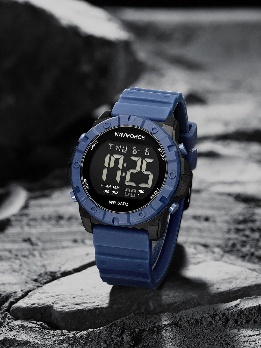 Naviforce Men Printed Dial & Bracelet Style Straps Digital Watch NF7110_B BE BE