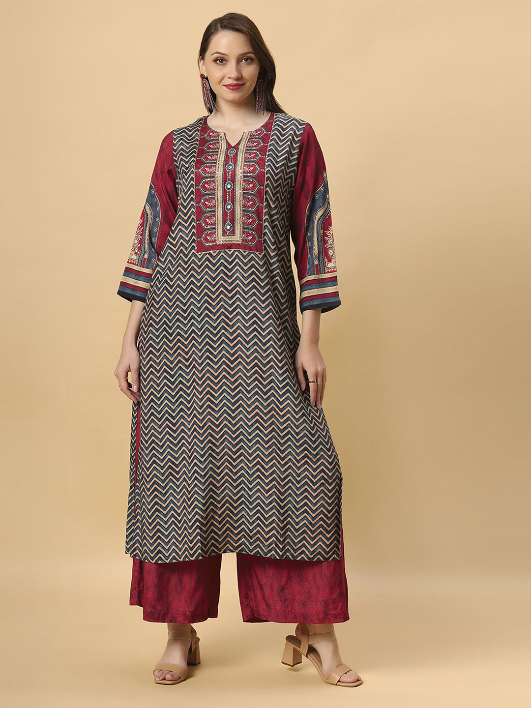 FANTASIA Women Geometric Printed Mirror Work Straight Kurta