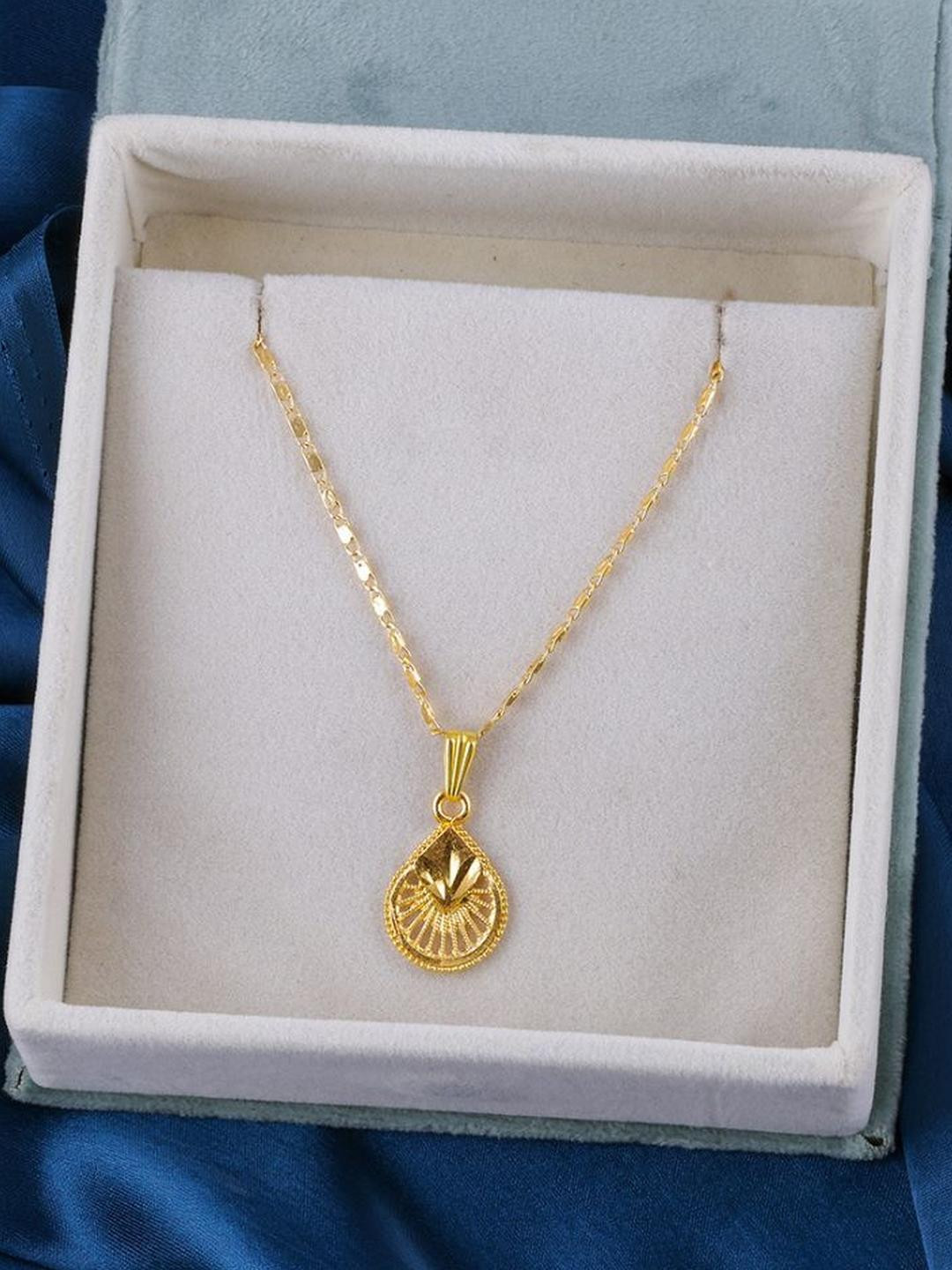 Women Gold Plated Chian With Pendant