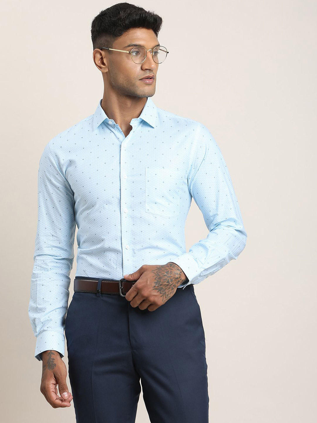 Turtle Men Standard Slim Fit Textured Spread Collar Cotton Formal Shirt