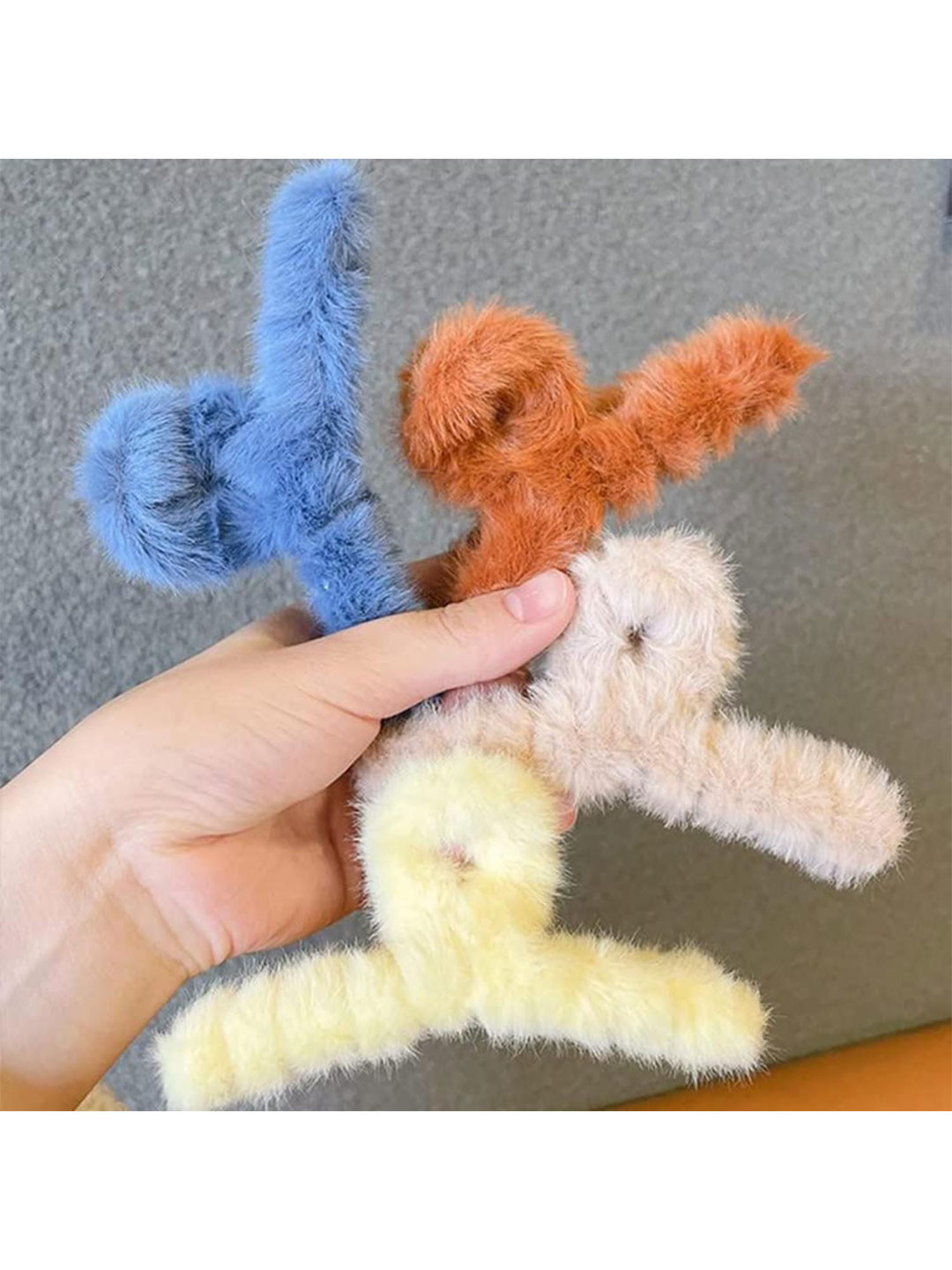 DN ENTERPRISES Women Set of 4 Fur Claw Clip