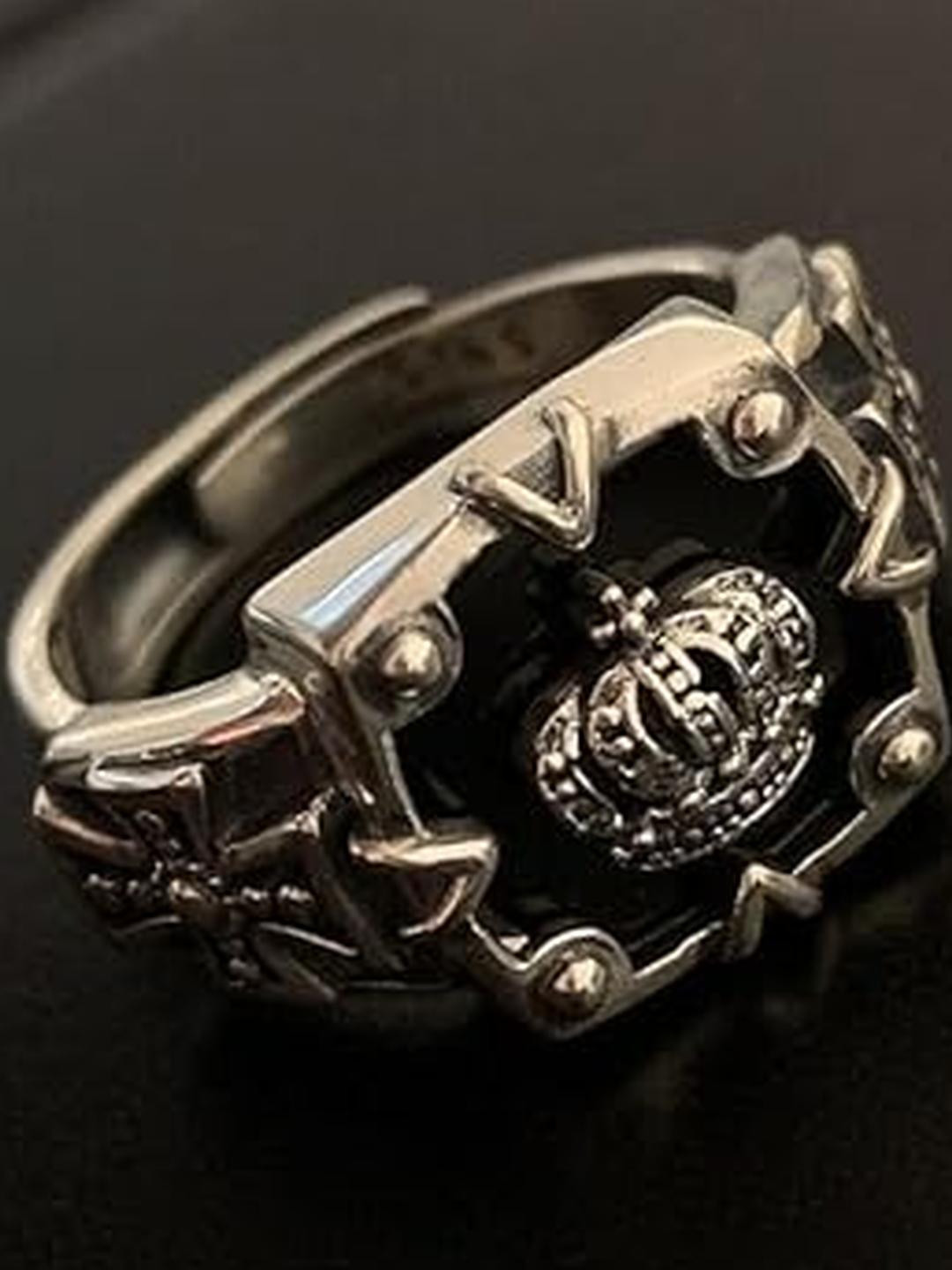 Lovemi Movements Men Silver-Plated Stainless Steel Adjustable Crown Armor Finger Ring