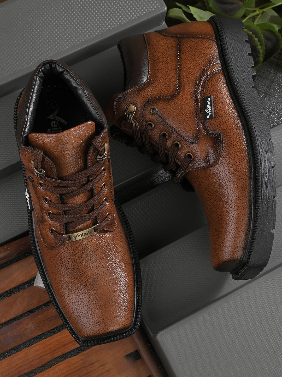 Vellinto Safari Men Round Toe Casual Boots