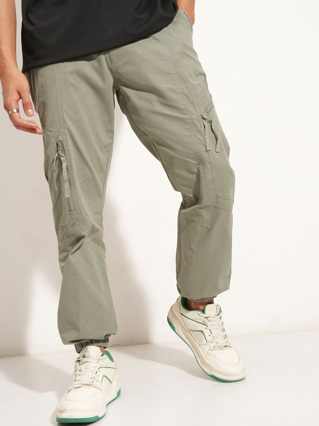 HIGHLANDER Men Relaxed Fit Cargo Styles Cotton Joggers