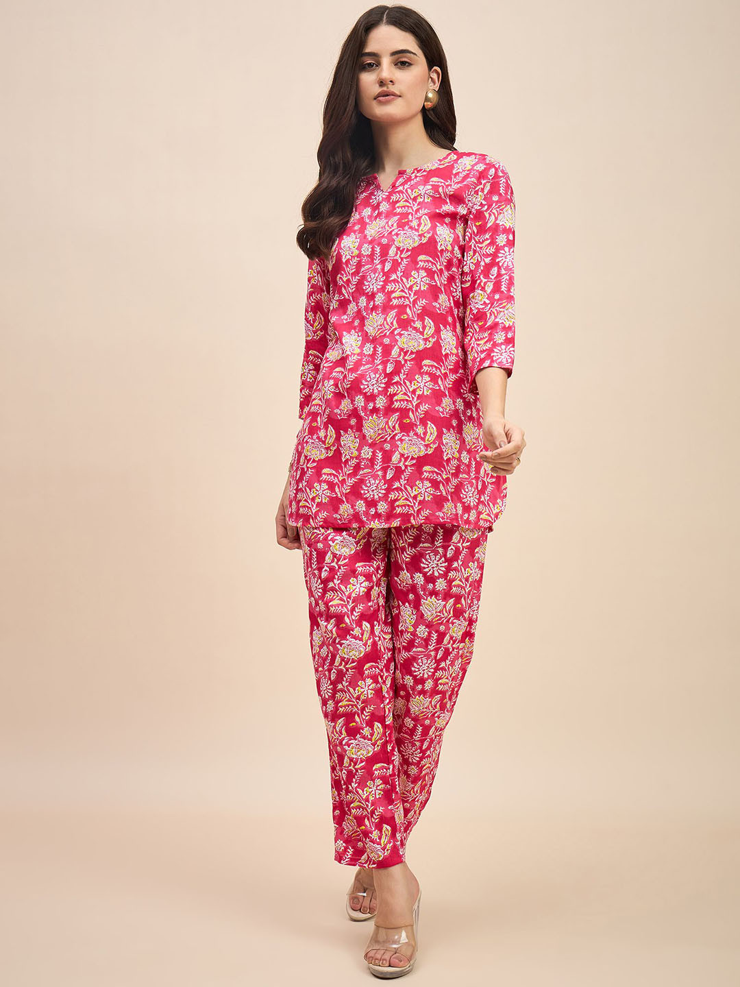 TRUVON FASHIONS Floral Printed Notch-Neck Straight Pure Cotton Kurta With Trousers