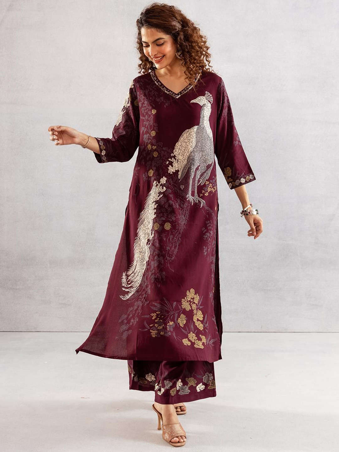 Ishin Women Animal Printed Kurta with Palazzo