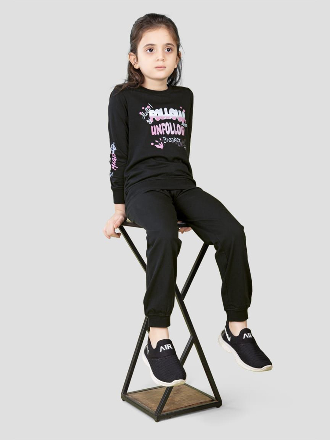 TRESNOVA Girls Graffiti Printed Antimicrobial Pure Cotton T-shirt And Joggers Clothing Set