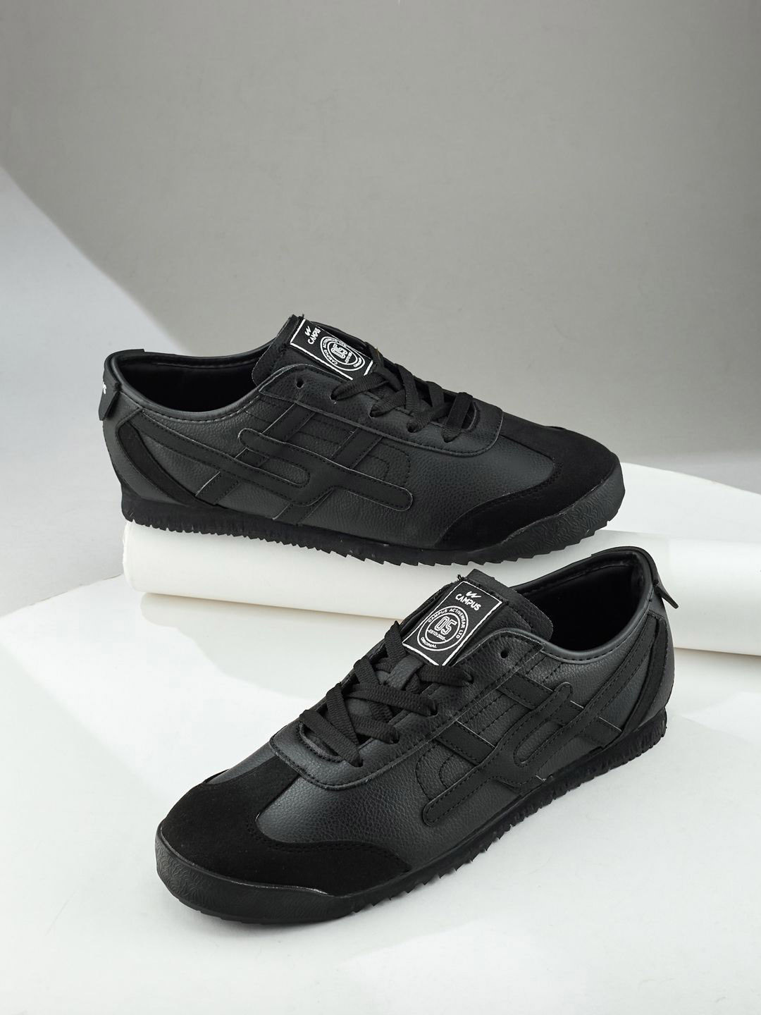 Campus Men TUMBLE PRO Solid Sneakers