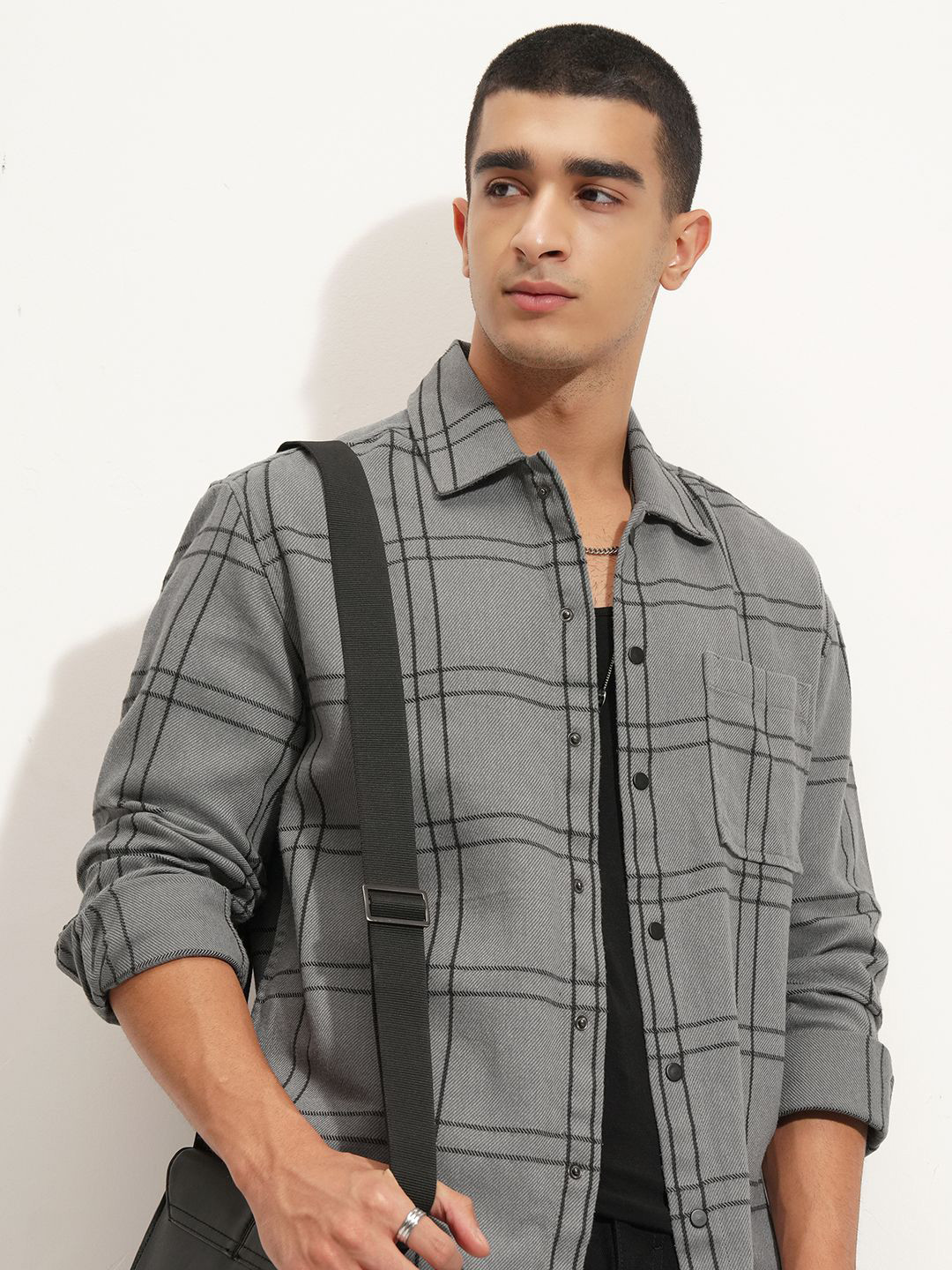 HIGHLANDER Checked Cutaway Collar Casual Shirt