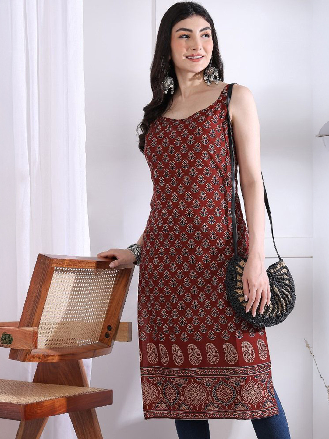 Vbuyz Womens Floral Print Straight Fit Maroon Cotton Kurta with Printed Bottom Border