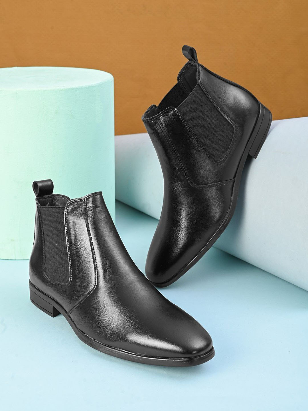 The Roadster Lifestyle Co Men Non Slip Flat Sole Chelsea Boots