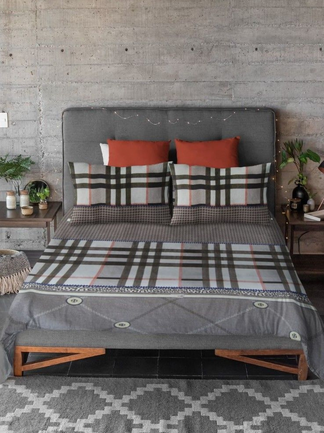 HARYANA HOOPS Black & White Geometric 220 TC Queen Bedsheet with 2 Pillow Covers