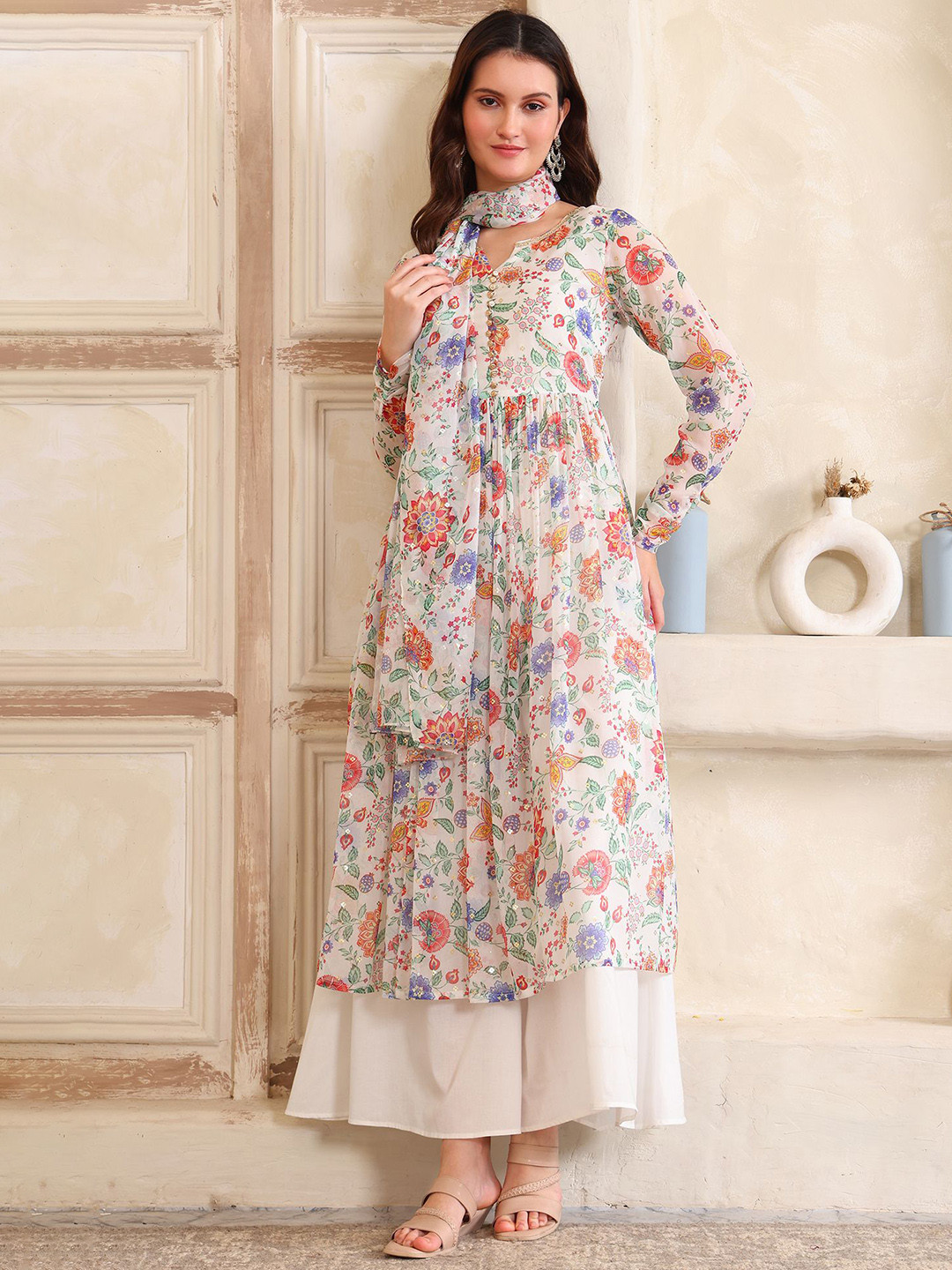 AURELIA Women Floral Printed Kurta with Palazzo & Dupatta