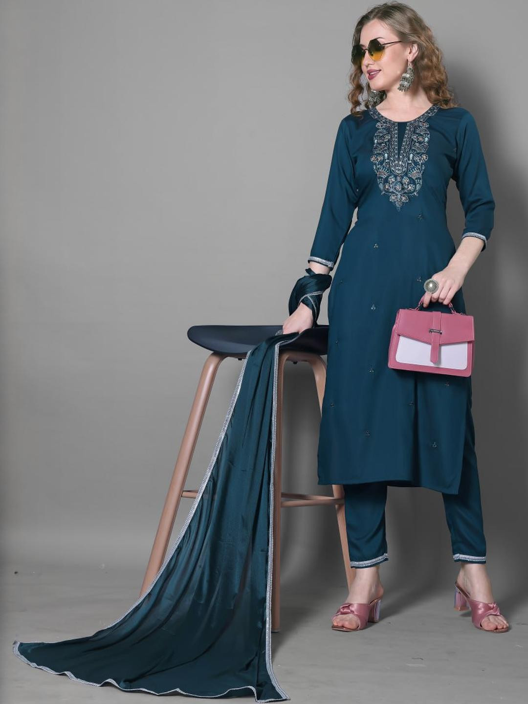 Ras Madhuri Women Silk Blend Kurta Sets