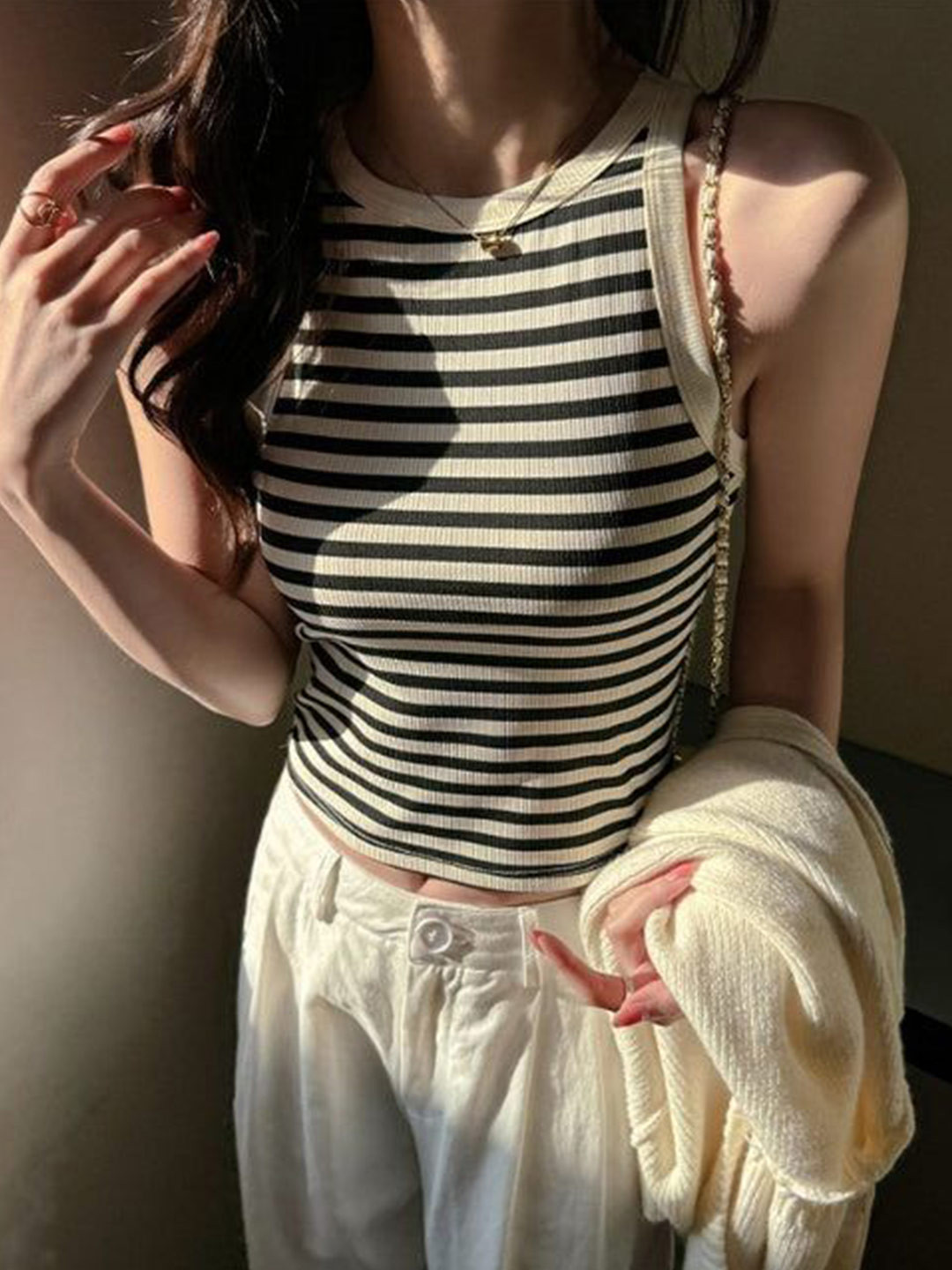 Outzidr Women Horizontal Striped Ribbed Tank Crop Top