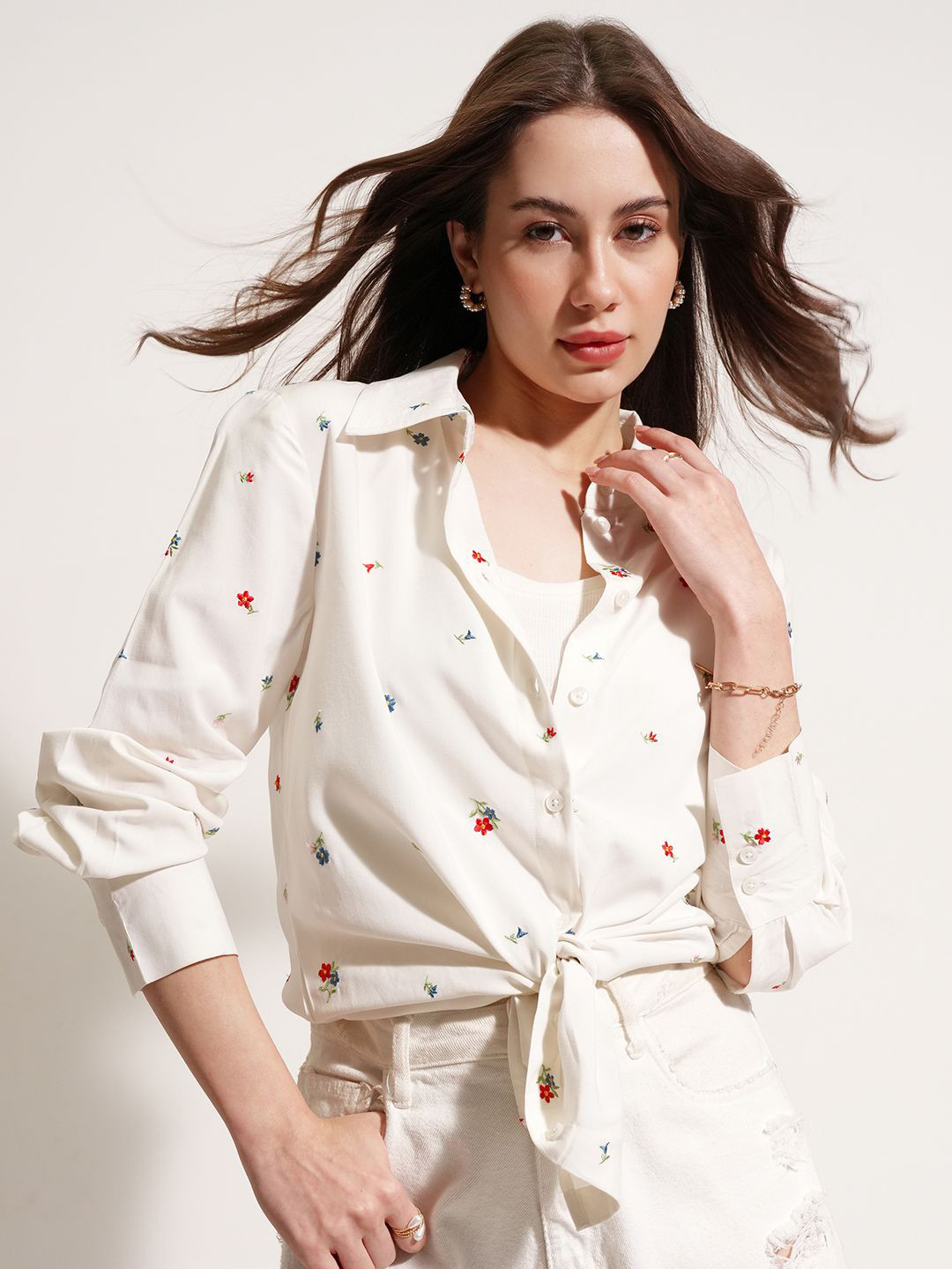CHIC BY TOKYO TALKIES Floral Embroidered Cutaway Collar Shirt