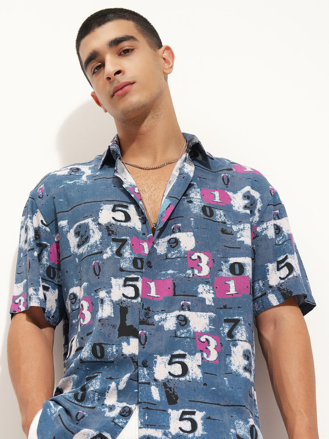HIGHLANDER Typography Printed Cutaway Collar Short Sleeves Shirt