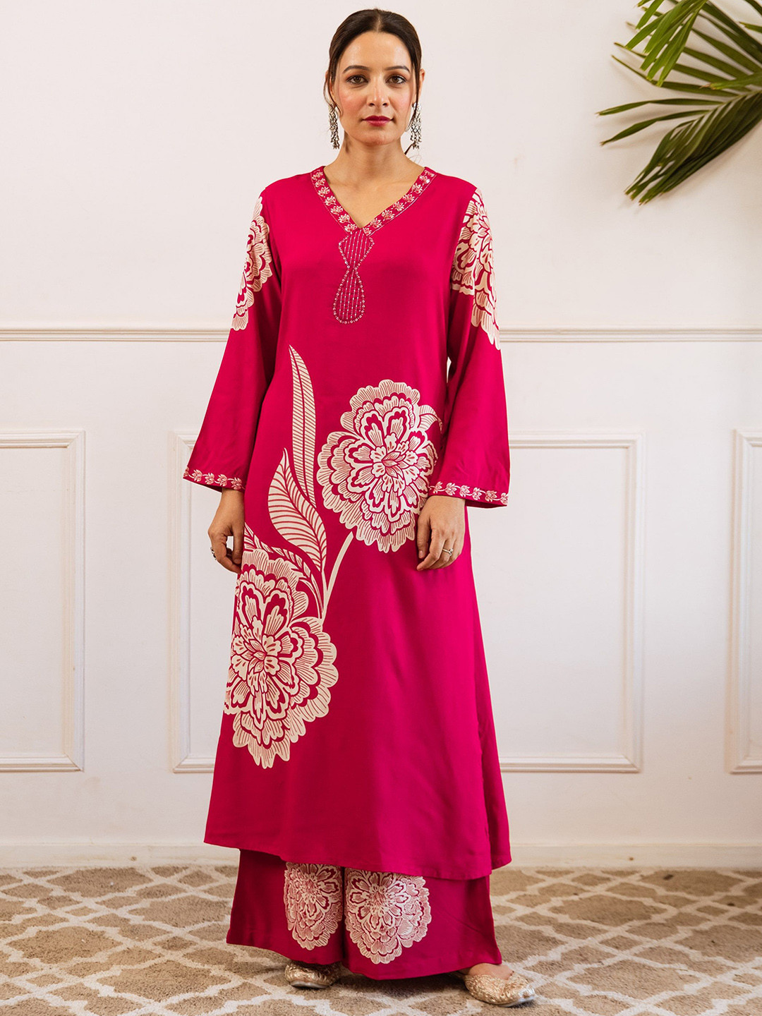 Nehamta Women Floral Printed Regular Sequinned Kurta with Palazzos