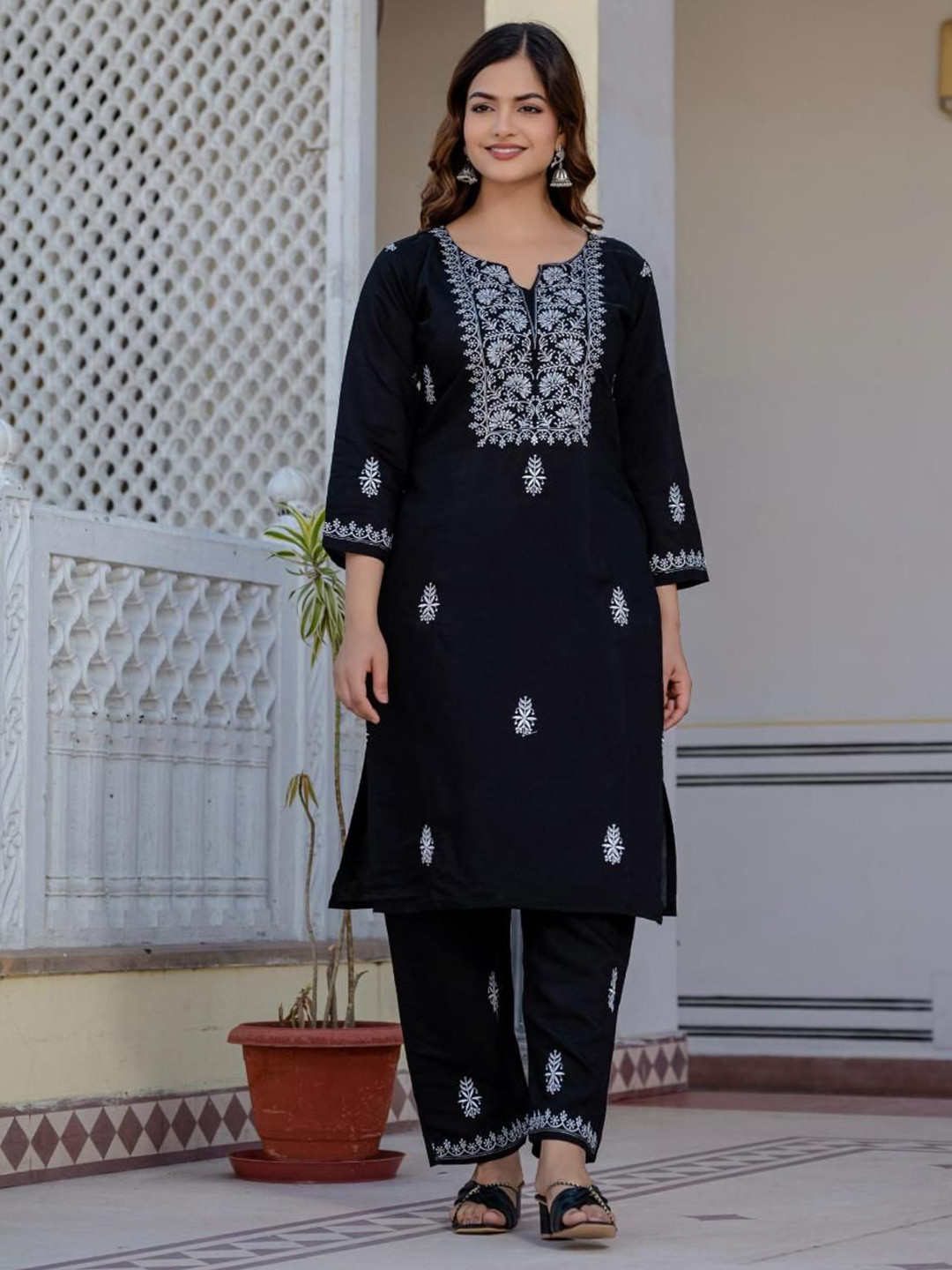 Tilton Women Floral Embroidered Kurta with Trousers