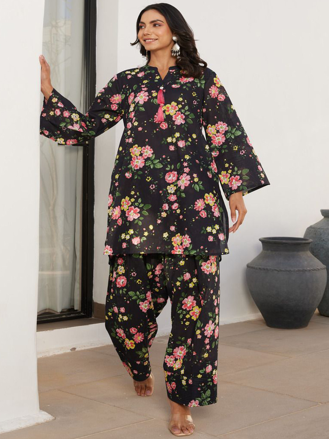 TARA-C-TARA Floral Printed Mandarin Collar A-Line Pure Cotton Kurta With Trousers