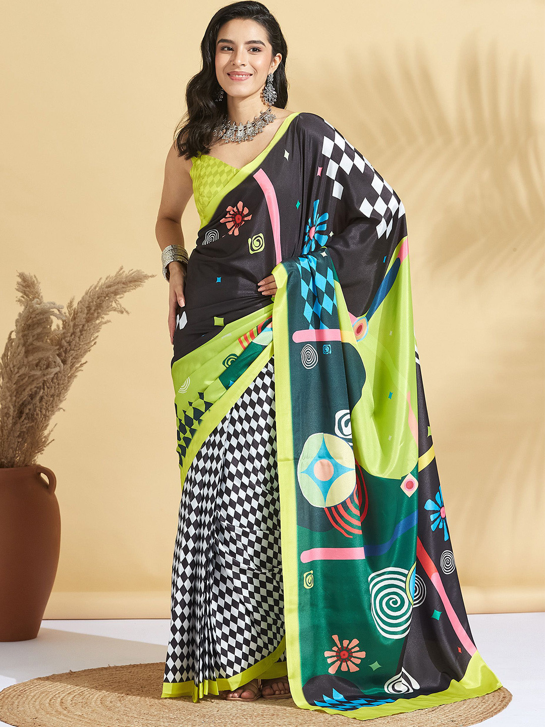 RACHNA Checked Digital Printed Chess Saree