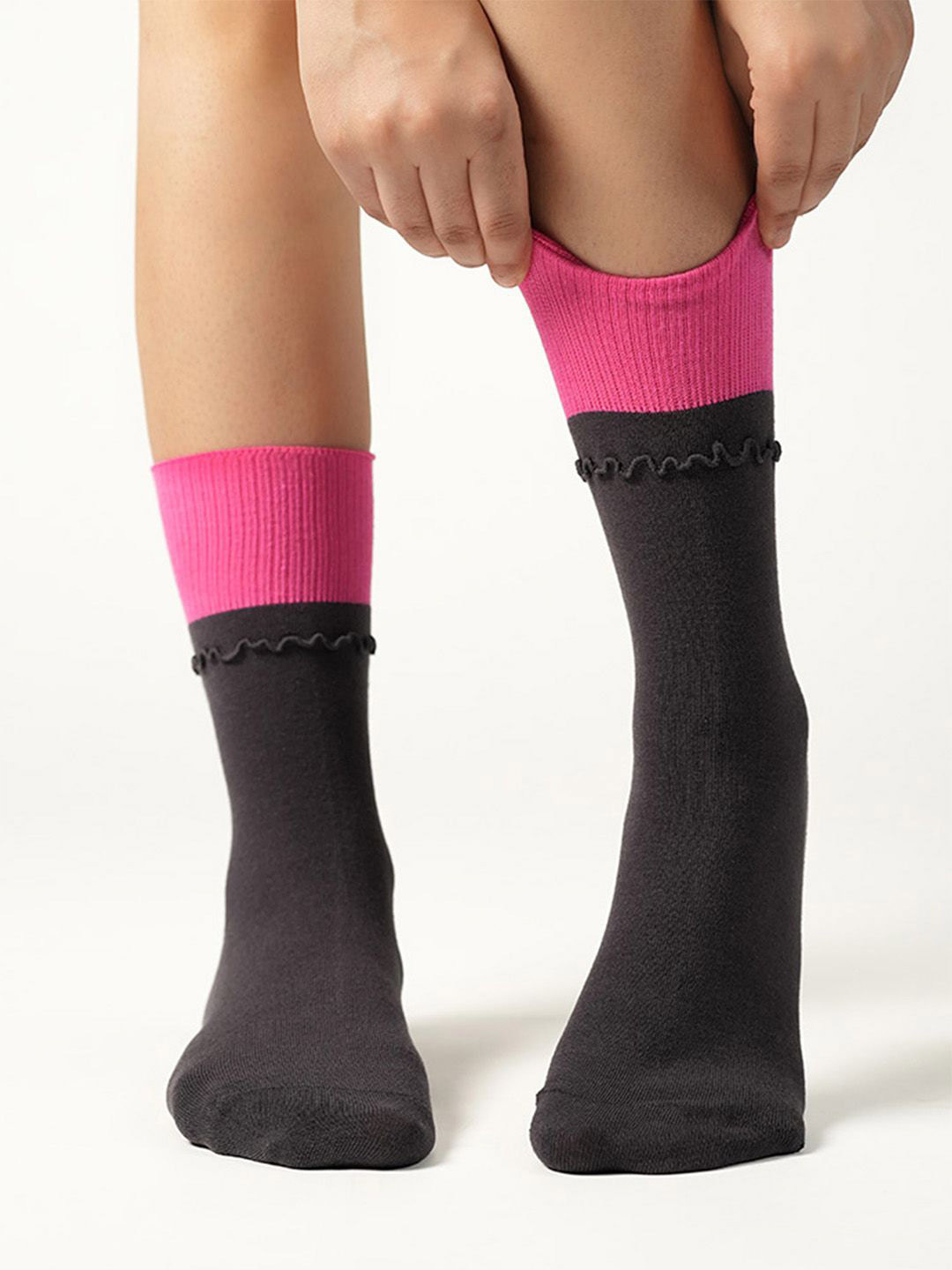 Theater Women Peppy Pals Ankle Length Socks