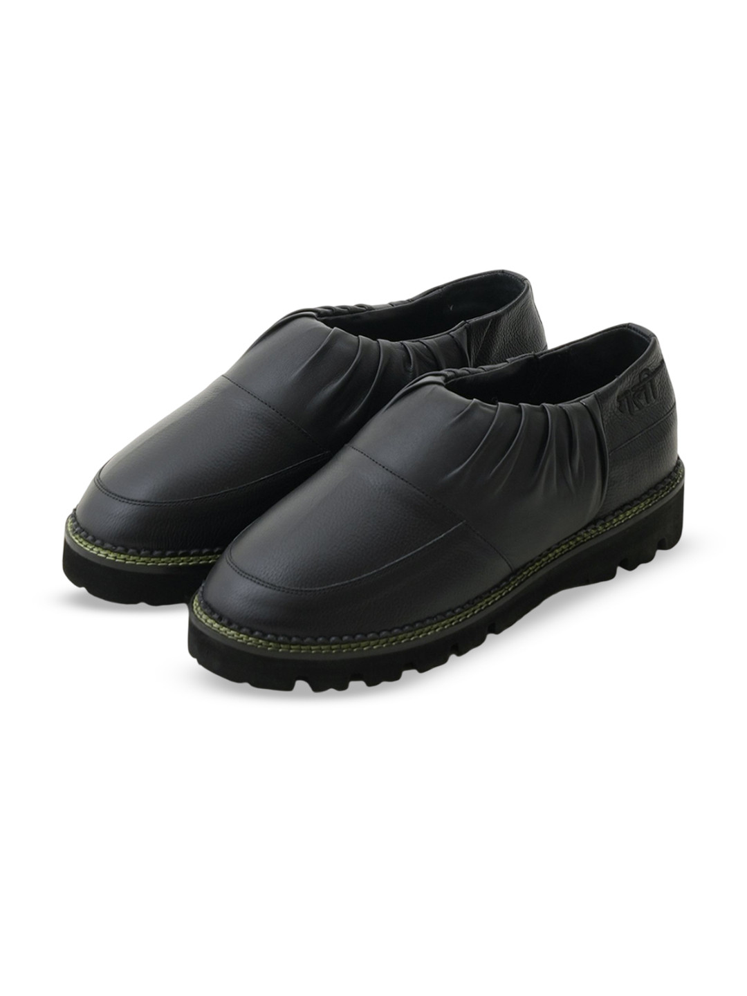 GULLY LABS The Traveller Men Textured Leather Slip-On Sneakers