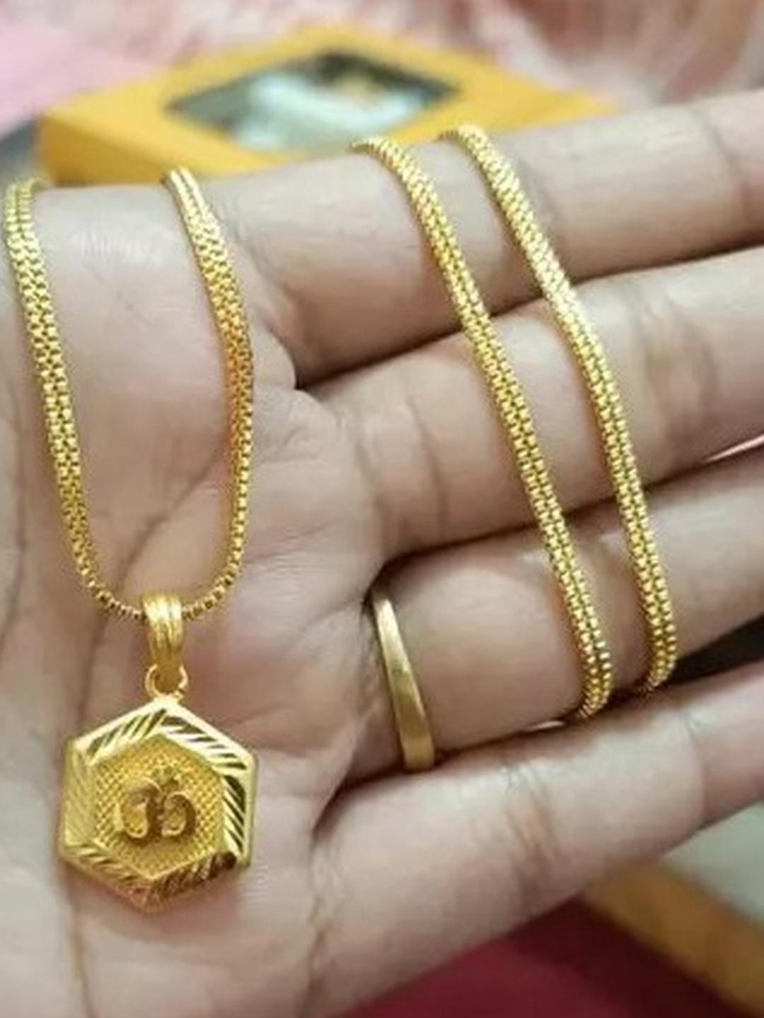 Anshenterpris Gold Plated Om Pendant With Chain