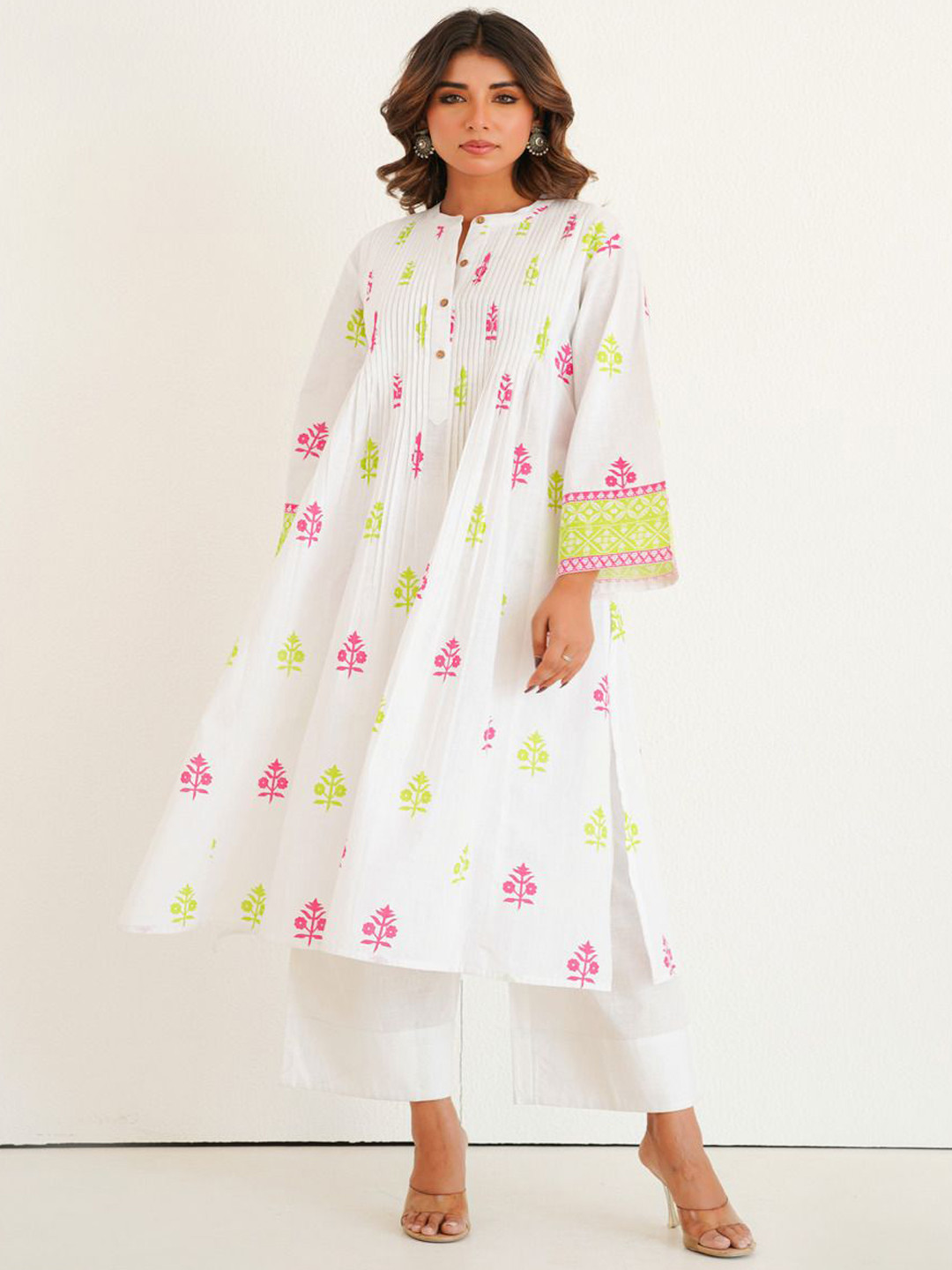 TARA-C-TARA Floral Printed Mandarin Collar A-Line Pure Cotton Kurta With Trousers