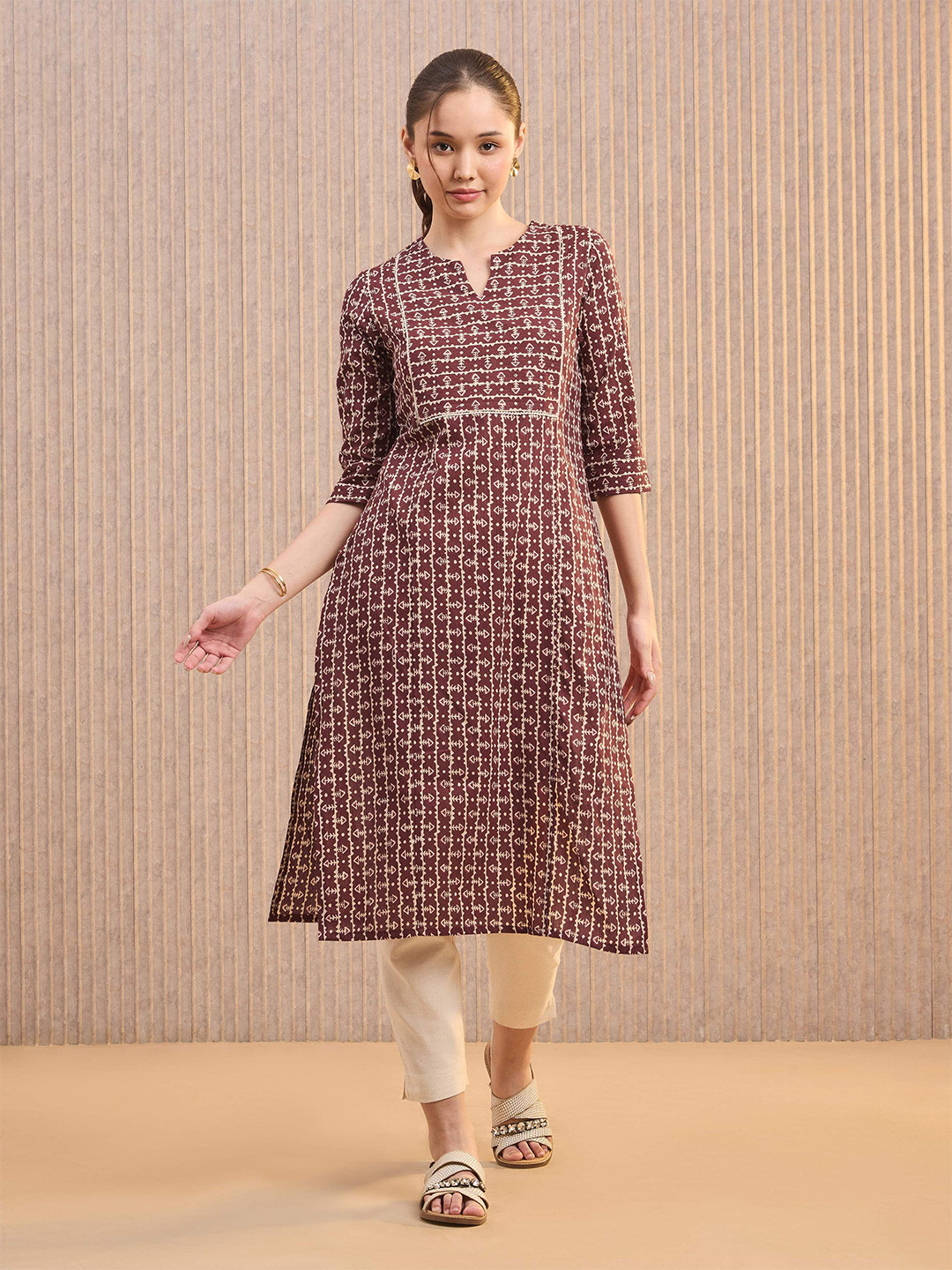 Vismay Women Printed Pure Cotton Kurta With Lace & Sequins Work