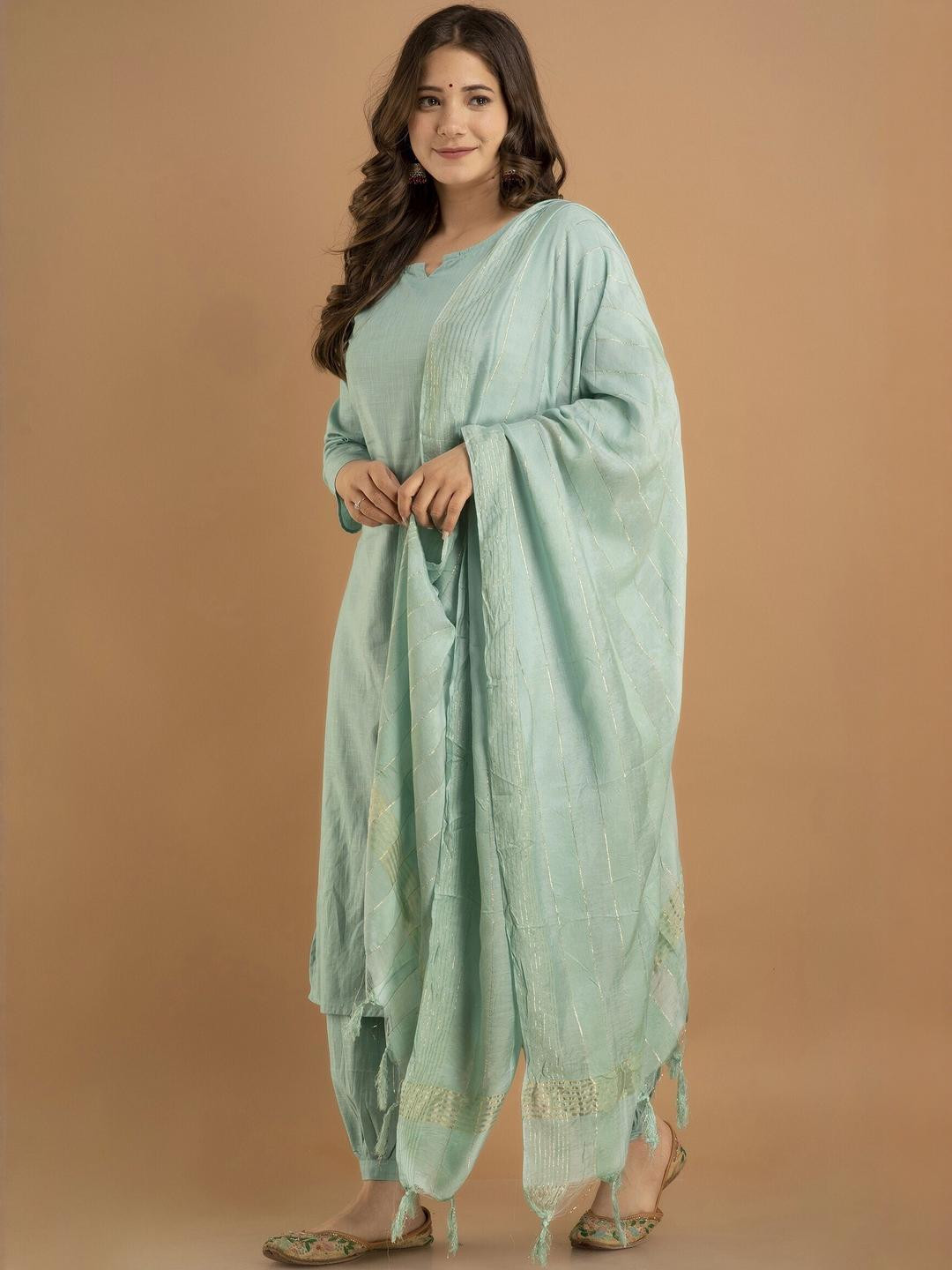 VIPY HANGER Women Cotton Blend Kurta Sets